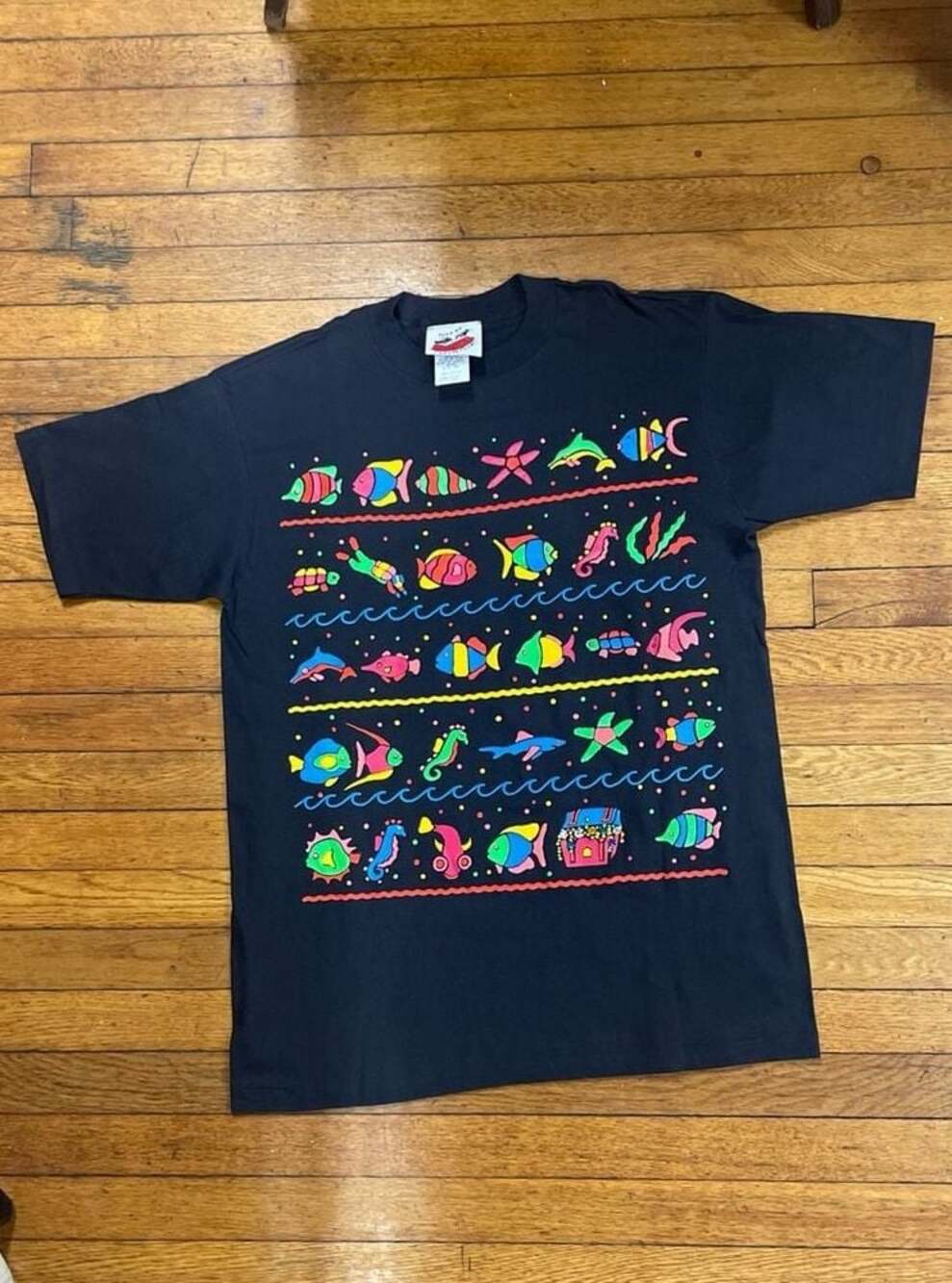 Vintage 90s Eyes on California Tropical Sea Life Neon Puff Print T-Shirt
